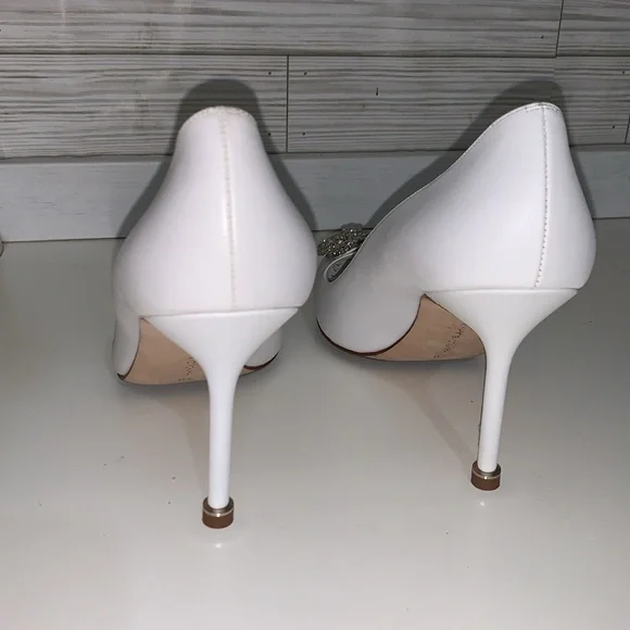 Manolo Blahnik leather Hangisi 90 crystal-embellished white pumps size 40 - Picture 5 of 13